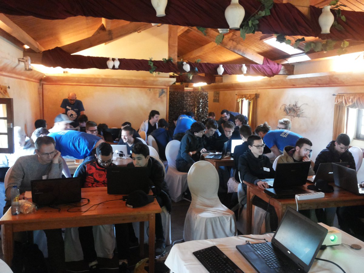 jgdenhollander's tweet photo. Leerzame dag gehad op de #drupaltrainingday in het @Archeon vandaag. Sponsors bedankt! https://t.co/vEXU4Yw8iV