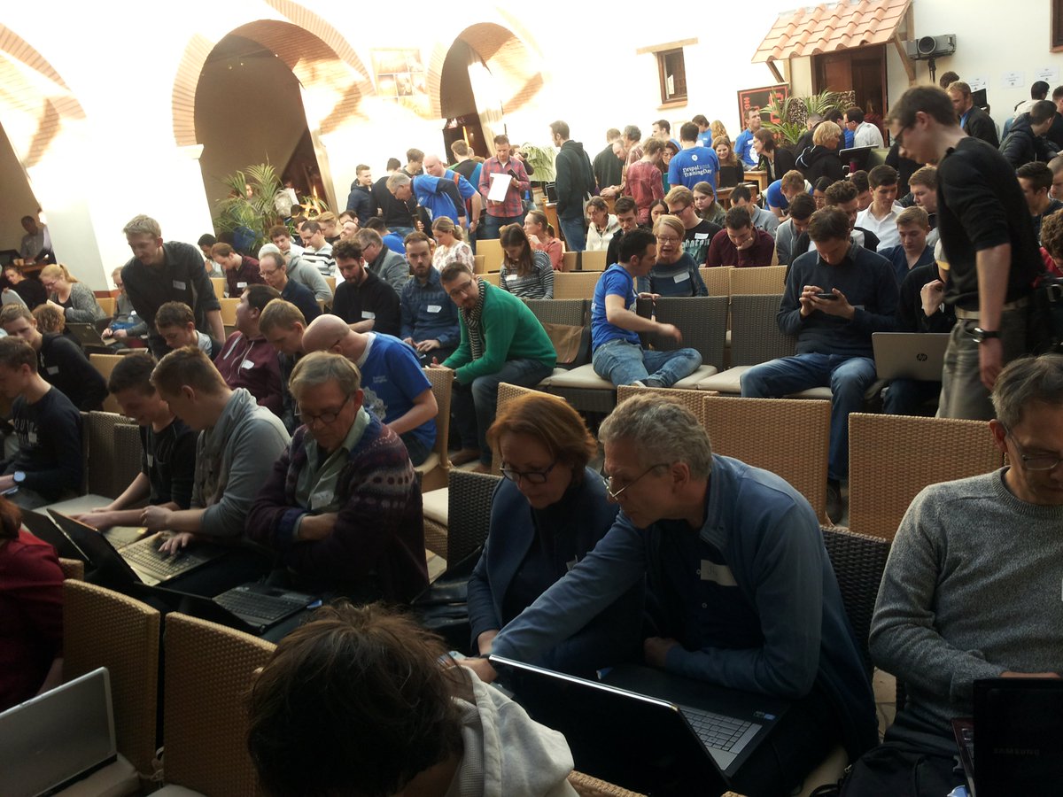 jgdenhollander's tweet photo. Leerzame dag gehad op de #drupaltrainingday in het @Archeon vandaag. Sponsors bedankt! https://t.co/vEXU4Yw8iV
