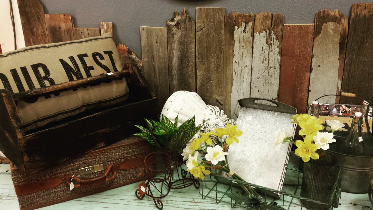 Mainstvintagehm's tweet photo. #msvh #mainstreet #thecouve #pnw #vanwa #vintage #rustic #decor #variety #washington #upperleftusa https://t.co/s2P03UBpMP