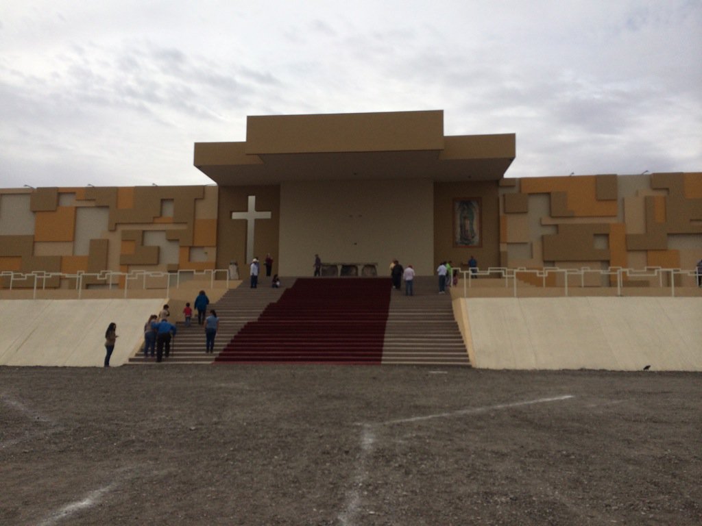 MeghanKFOX_CBS's tweet photo. More pictures of the altar where Pope Francis held his mass in Juarez. @KFOX14 @CBS4Local #PopeInJuarez https://t.co/4bkzslrZWx
