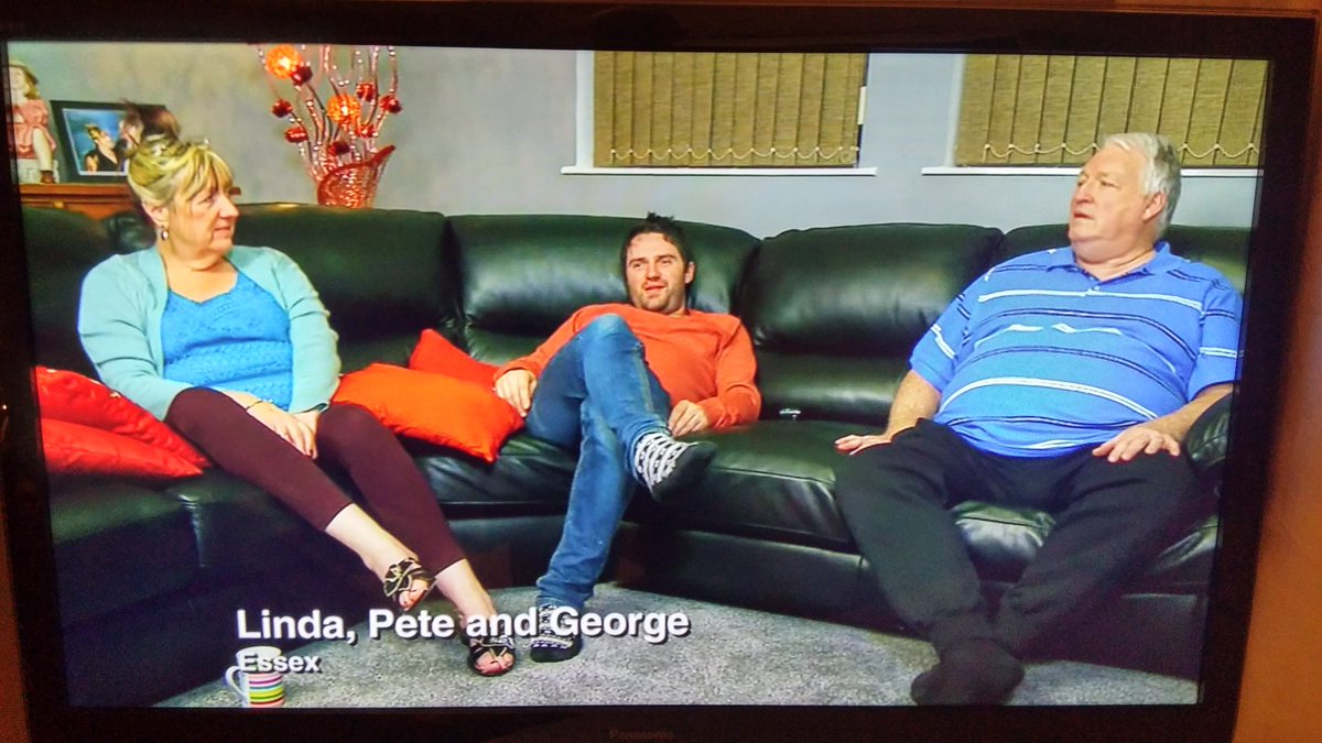 mattdfa's tweet photo. Goggleboxers enjoying their new sofas. #Gogglebox #sofology #sofaworks https://t.co/d5zHeMfpOA
