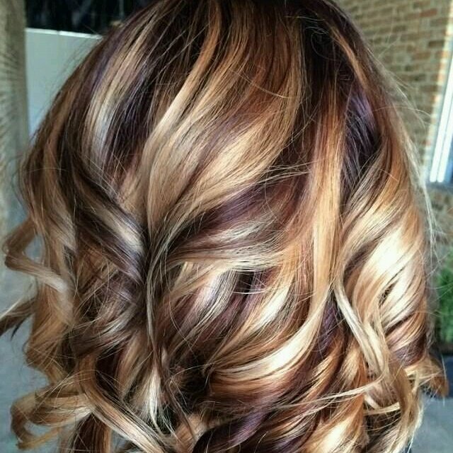 twhalen72577's tweet image. Thinking of doing my hair like this. Something different. Looks cool. #newhair #highlights #somethingforme