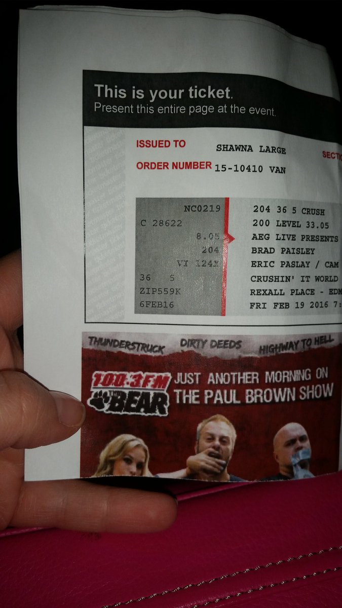 brigitte_large's tweet image. Brad Paisley concert @CISNCountry