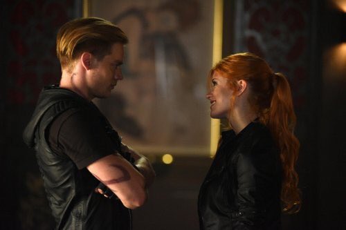 hernameisjenn_'s tweet photo. We need more Clace, Sizzy and Malec in #ShadowhuntersSeason2News 🙌🏻💖➰ https://t.co/Ql4W5orP5G