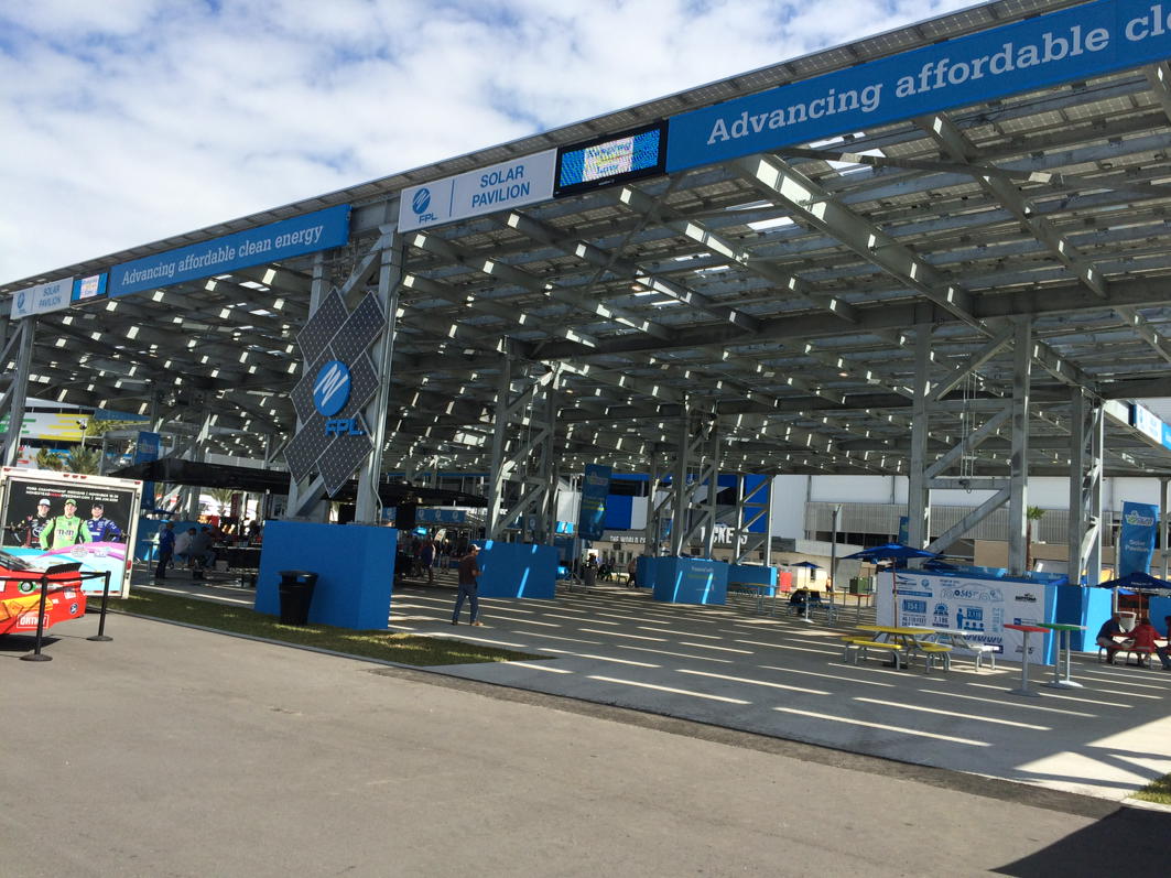 KruegerEvents's tweet photo. Great job Daytona Speedway! Solar Panels - Power and shade!  #DaytonaRising https://t.co/p2A2KRufnI