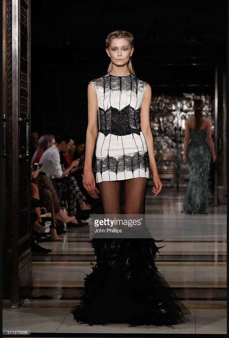 One of my many <a href="/BarrusFashion/">Barrus</a> favourites 💗 #LFW2016 #LondonFashionWeek #fashion #fbloggers <a href="/POP_PR_UK/">The POP Group</a>