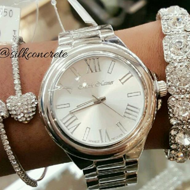 silkconcrete's tweet photo. Isn't this icey?
#watchset #fashion #losangeles#jewelry #wwdmagic #friday #fashionfriday https://t.co/3Jk9DQNA1i