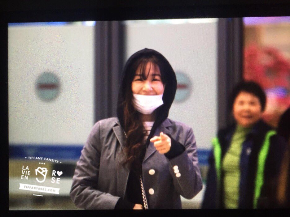 [PIC][20-02-2016]Tiffany trở về Hàn Quốc vào sáng nay CbnWMSOWIAAHz_9