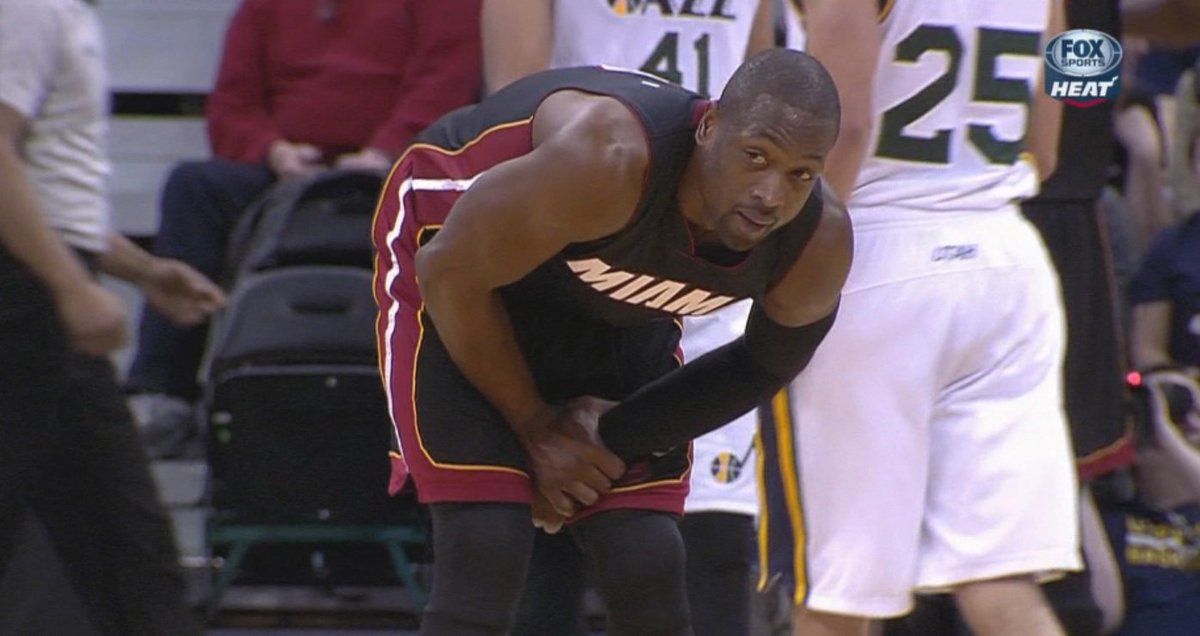 Miami Heat All-Star Dwyane Wade out tonight vs Hawks with sore knee. Wade will be reevaluated Saturday https://t.co/POXQmsJls0