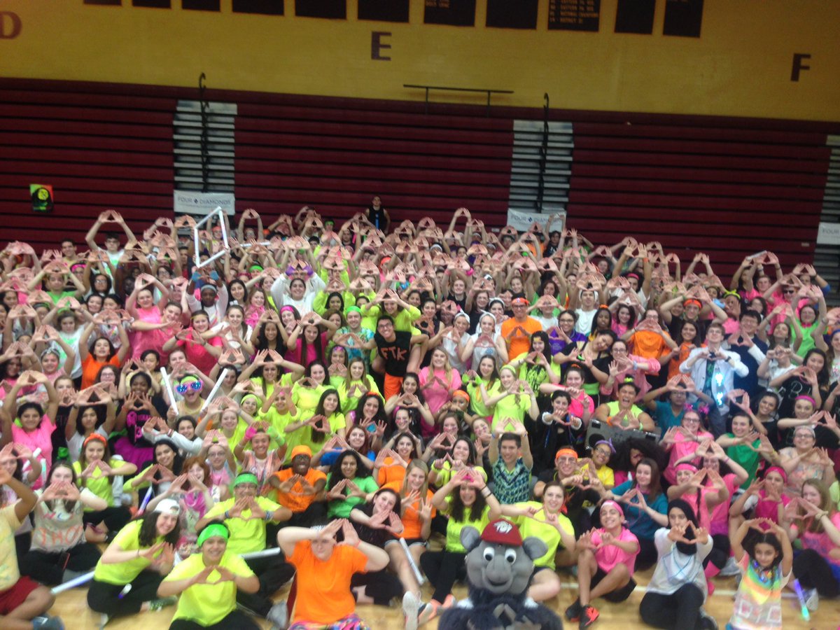 WHS_miniTHON's tweet photo. @fourdiamonds 1 more hour to go, finish strong! https://t.co/PxNPEEbx9l