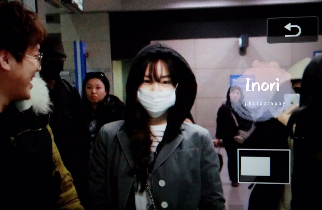 [PIC][20-02-2016]Tiffany trở về Hàn Quốc vào sáng nay CbnbAcUUUAIph3Y