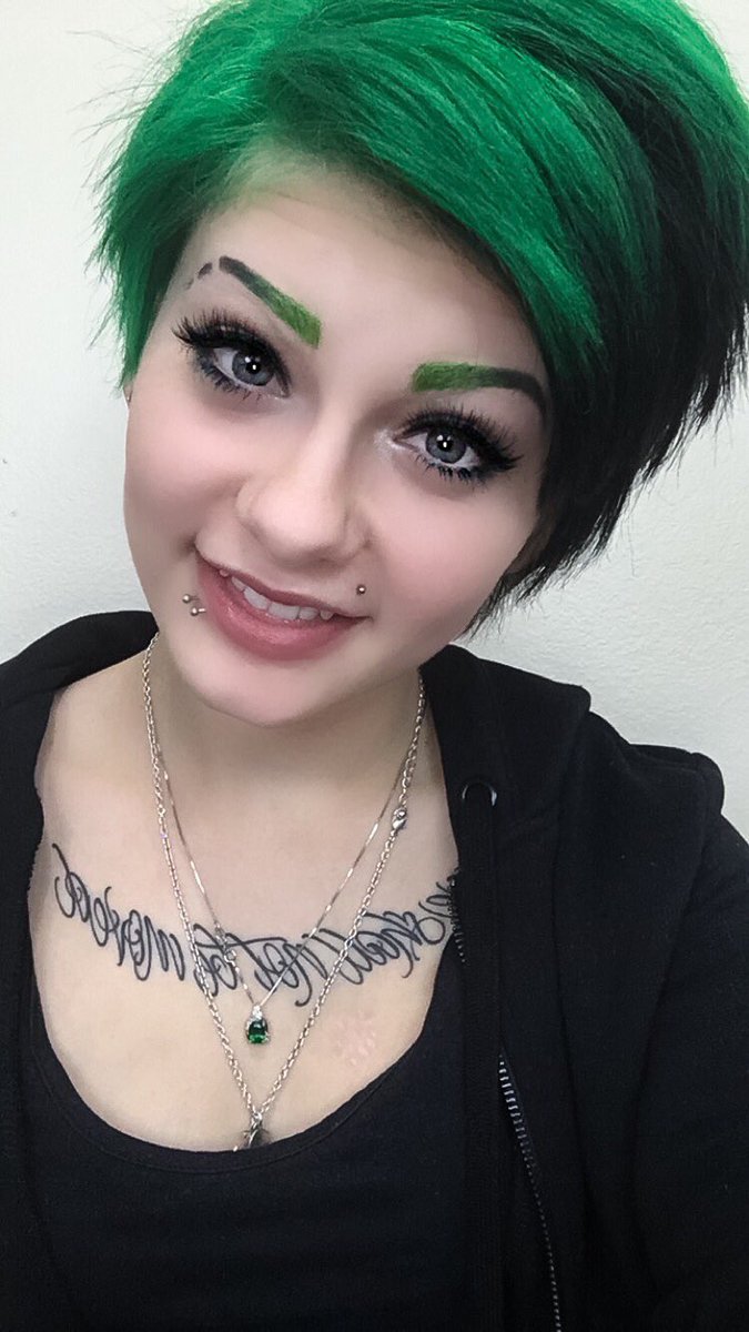 HeyThereImShan's tweet image. I just posted a tutorial on how I do my OMBRÉ EYEBROWS! Give it a watch &amp;amp; a like? 🍃✨
youtu.be/Y001jIzXO3c