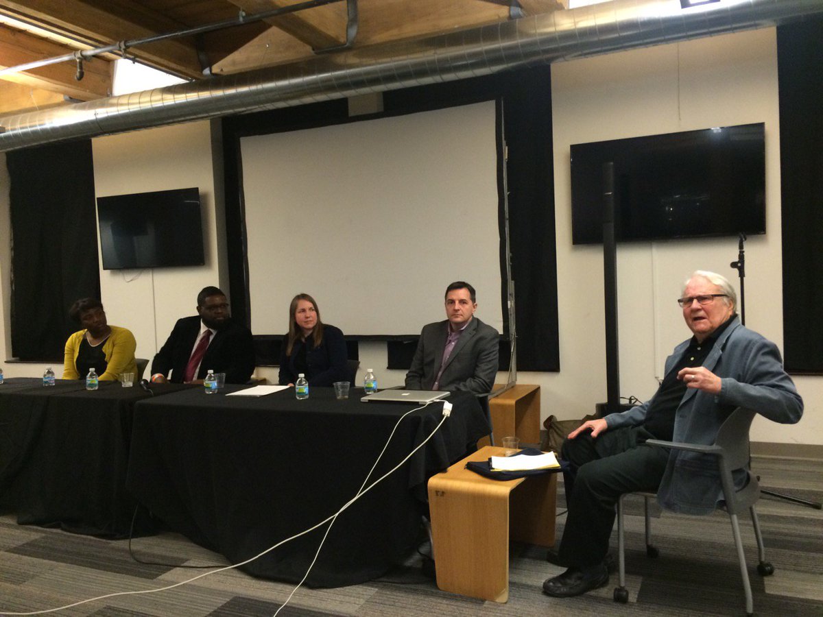 ChronicleLives's tweet photo. Panel discussion about how the media changes our perception of history #chroniclelives #chronicleferguson #stlouis https://t.co/kxgU58LCwB