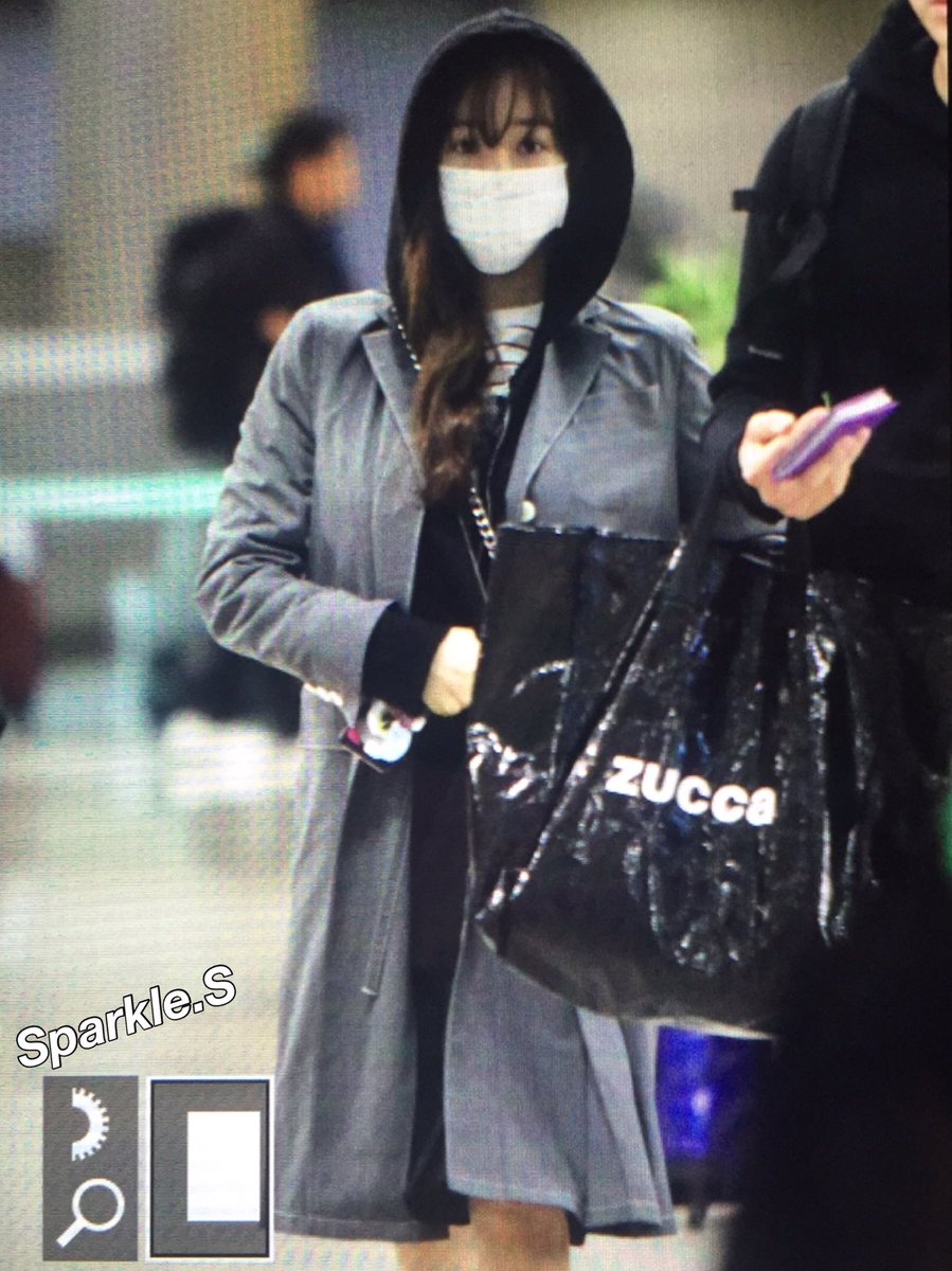 [PIC][20-02-2016]Tiffany trở về Hàn Quốc vào sáng nay Cbnip3rUcAE8NSs