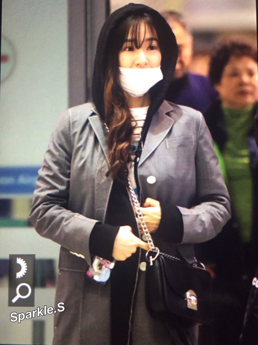 [PIC][20-02-2016]Tiffany trở về Hàn Quốc vào sáng nay Cbnipy1UYAQ7GXy