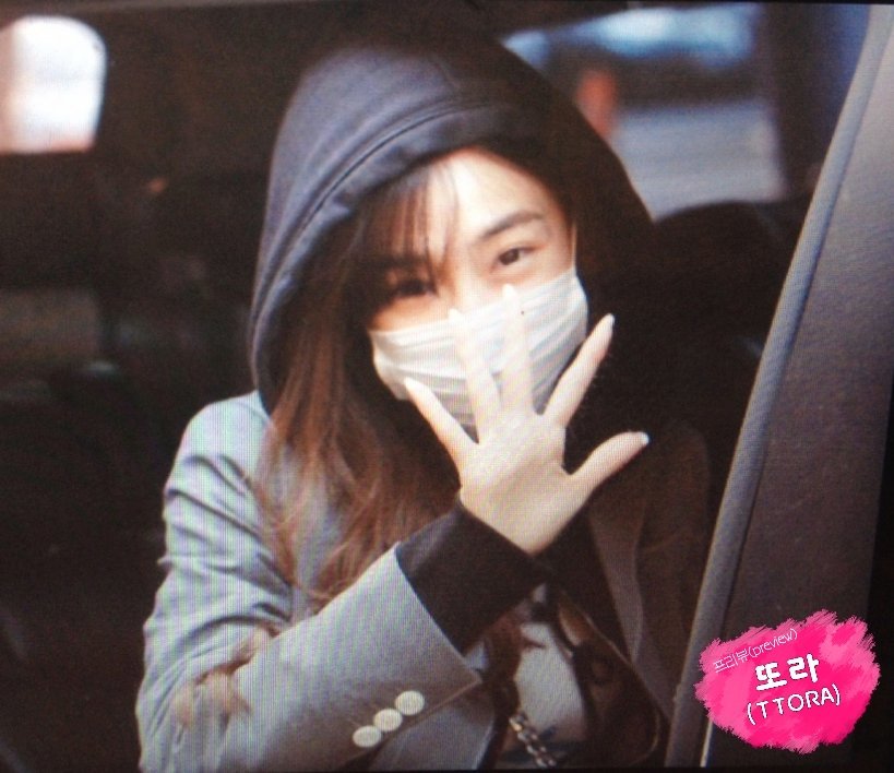 [PIC][20-02-2016]Tiffany trở về Hàn Quốc vào sáng nay Cbnkh-DUEAEJTjB