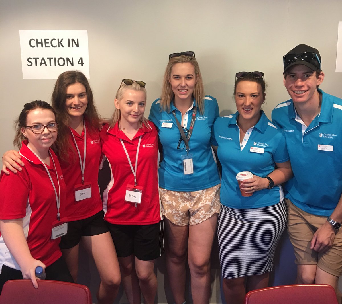 hungappa's tweet image. Oweek Leaders and RAs waiting for our check-ins! Can't wait to see you guys 😘 #CSUoweek @brat_bo