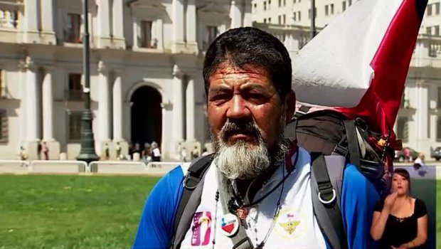 cazanoticiasCHV's tweet image. #LaMarchaDelPescador: Gerardo Díaz irá al morro de Arica para continuar protesta por multa ► ow.ly/YxBLk