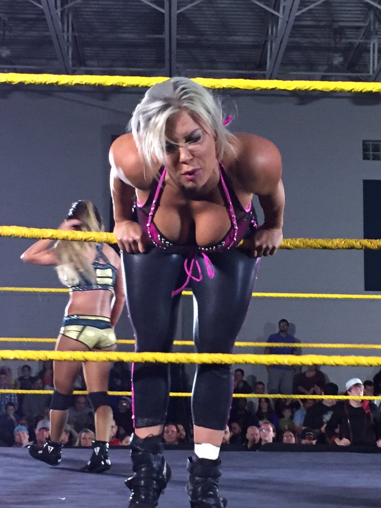 Dana Brooke returned to the ring tonight in a tag match with Emma v Aliyah ...