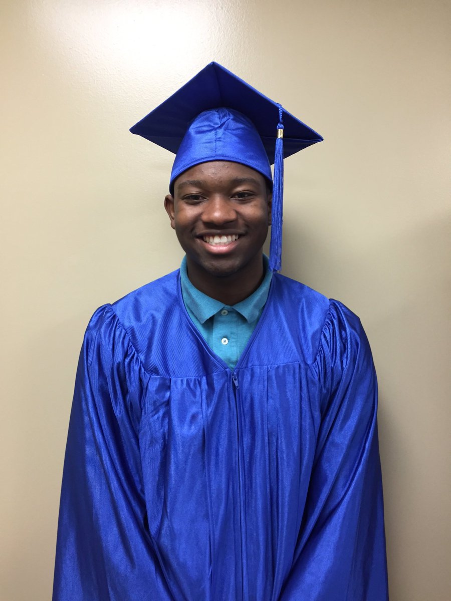 ForneyFAC's tweet photo. Graduate #32. Congratulations Aaleriean Henry! https://t.co/gIEtqXOaqC
