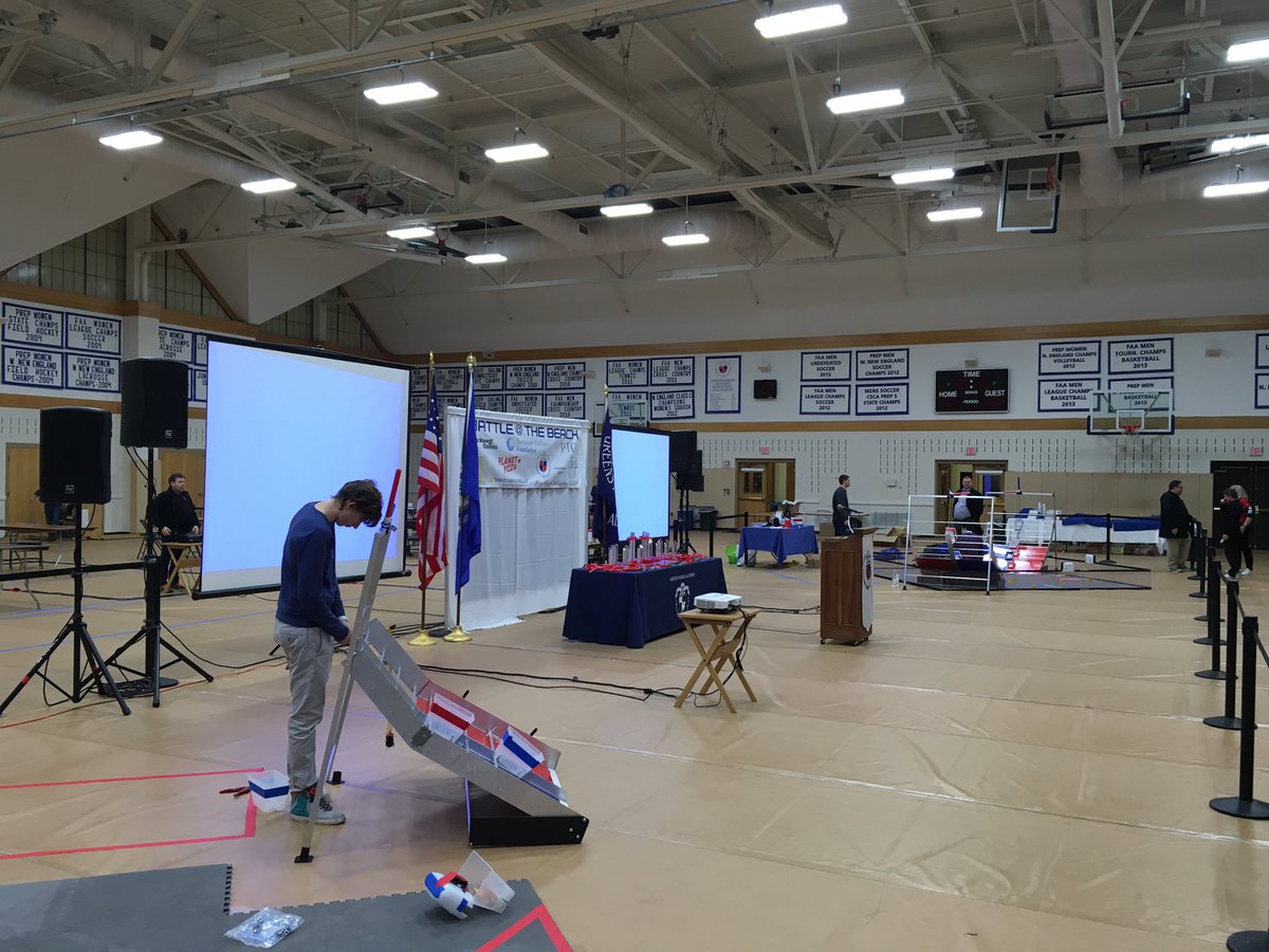 RobinsonJesse's tweet photo. Preparing for Battle @ The Beach @gfacademy #dragonoids https://t.co/wcpTuiunHf