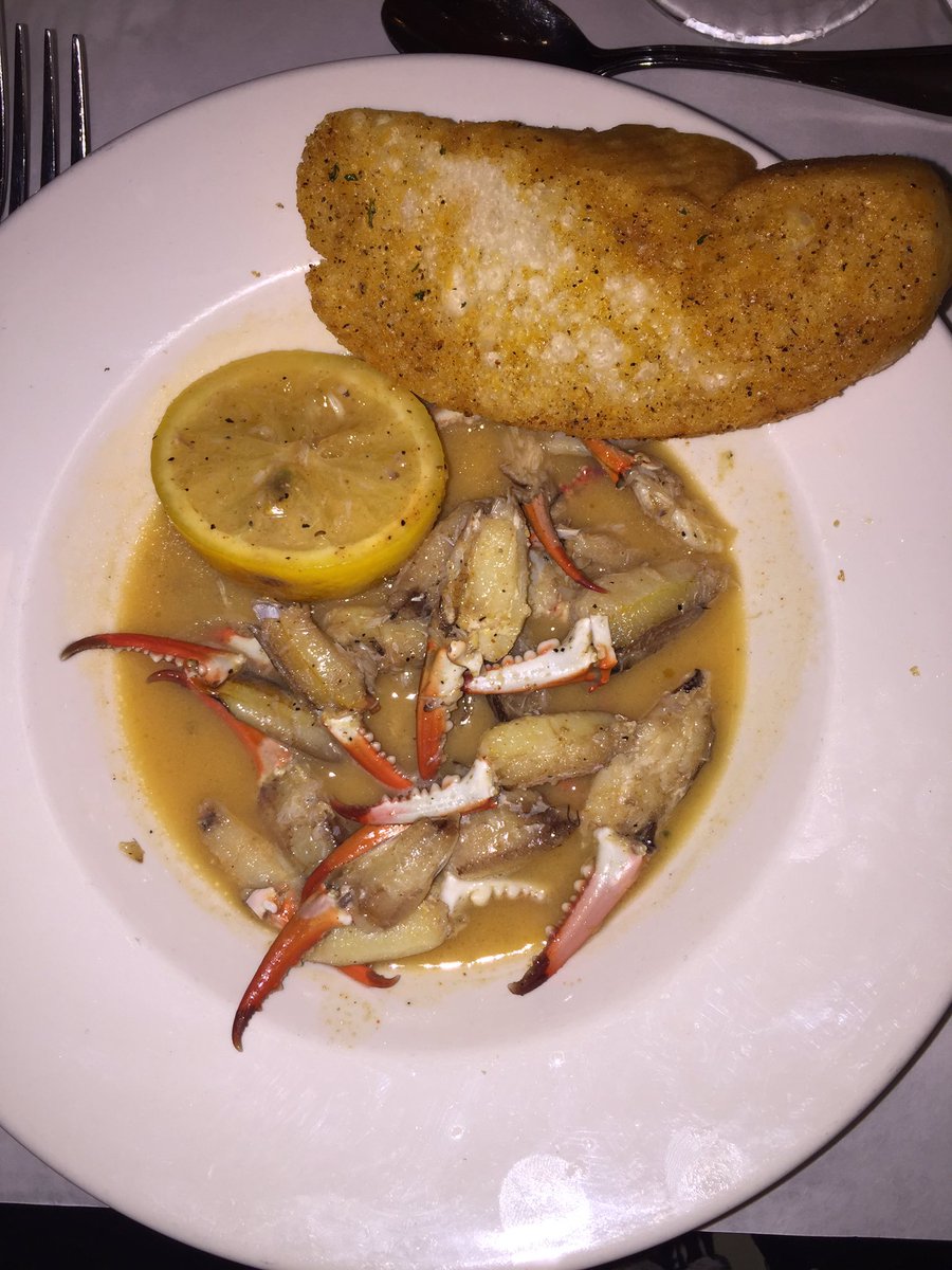 missgriff20's tweet photo. @KimKardashian I'm waiting for you at Bourbon House-- come join my family for dinner 🦀 https://t.co/AcPL2b1pEt