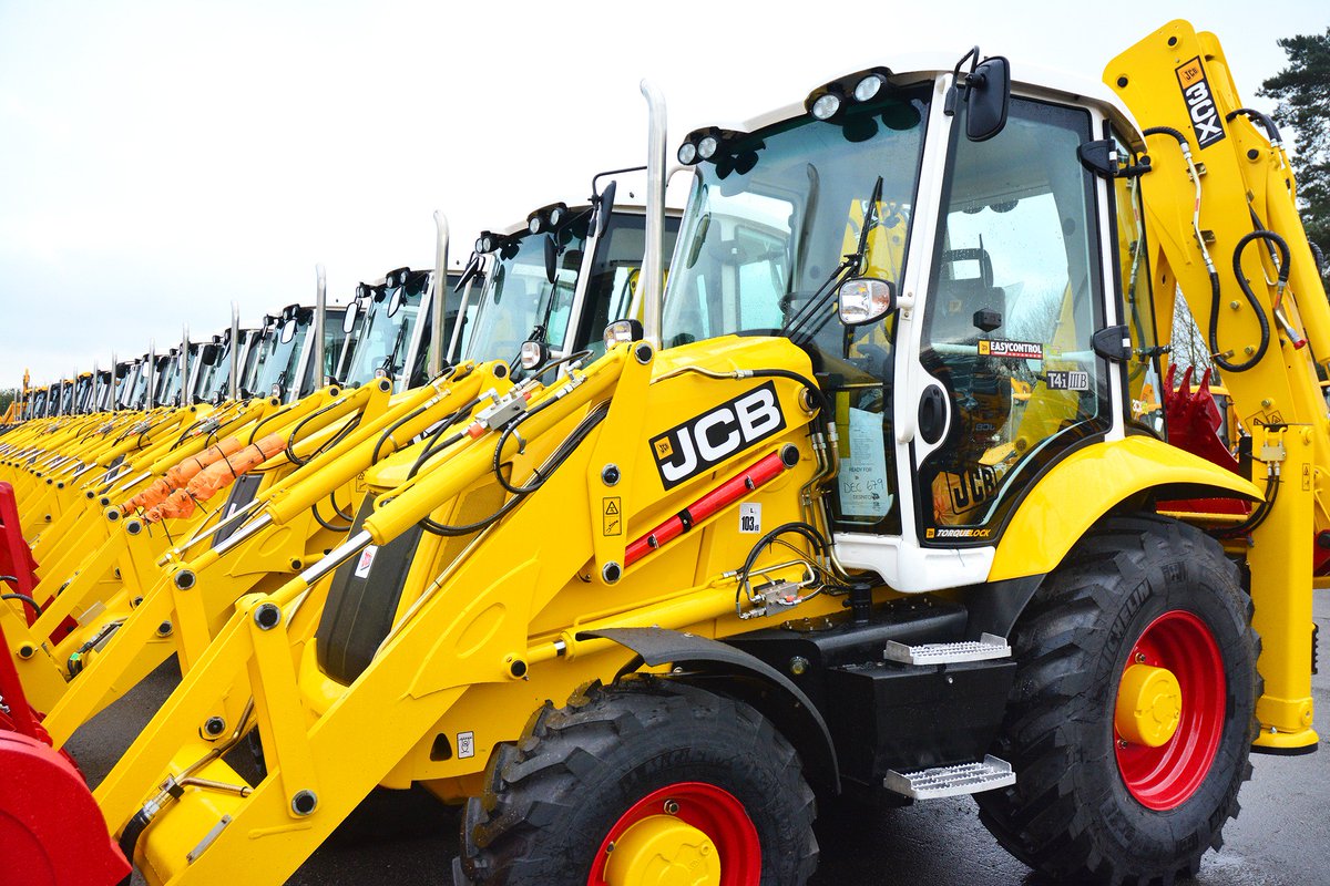 Компания JCB выпустила юбилейную серию экскаваторов - погрузчиков 3CX Platinum Edition