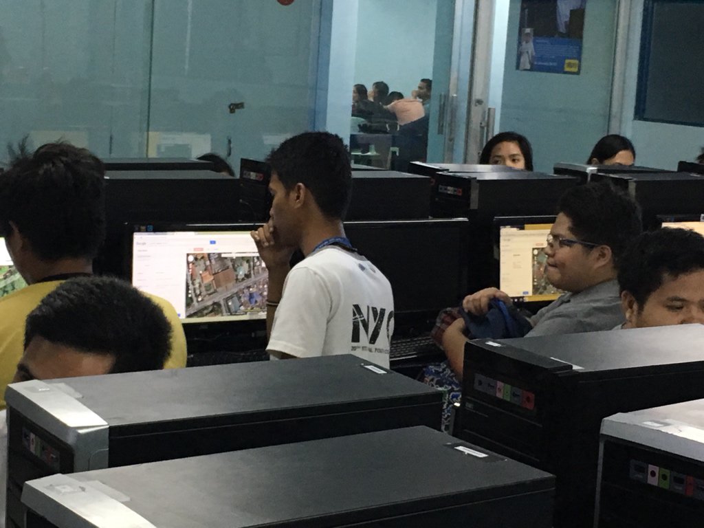 gbgcdo's tweet photo. Mapping Session. #STIMapUp https://t.co/SGJDZH2TMv