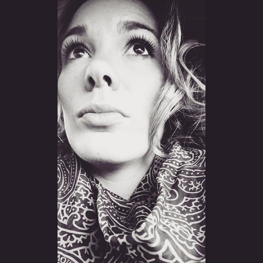blogtolearn's tweet photo. Found some Marketing in the wild|| head in the clouds 💭 || #anmoorewriting #anmoore #love … https://t.co/iC2wDYyRKH https://t.co/PUuFDnsqWn