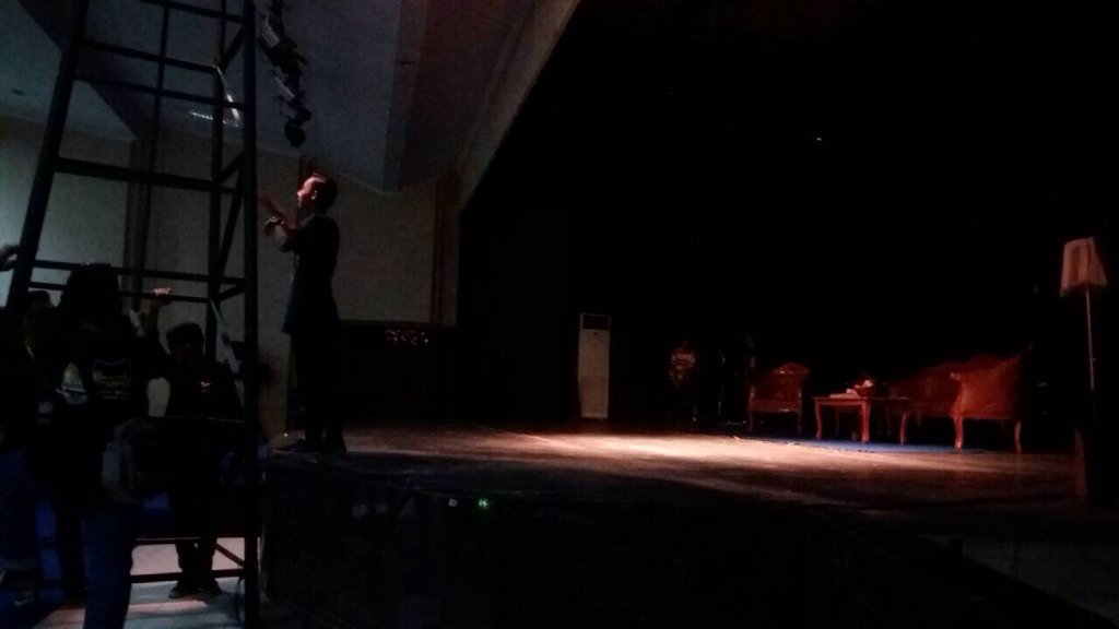 Pemasangan Setting || SMA 5 Teater Langit Jingga
