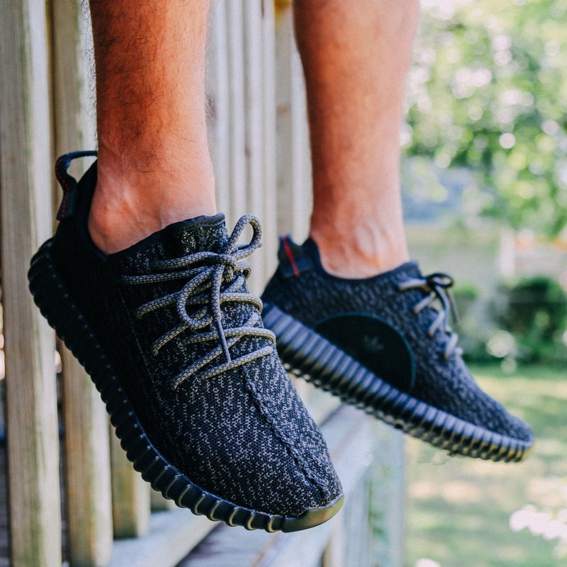 JViseter's tweet image. Yeezy 350 Boost # sneakersflight.net/authentic-adid…