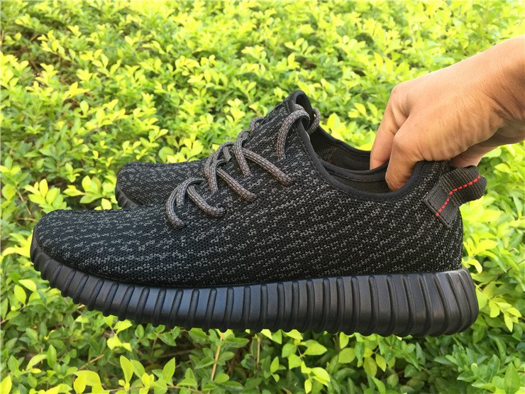 JViseter's tweet image. Yeezy 350 Boost # sneakersflight.net/authentic-adid…