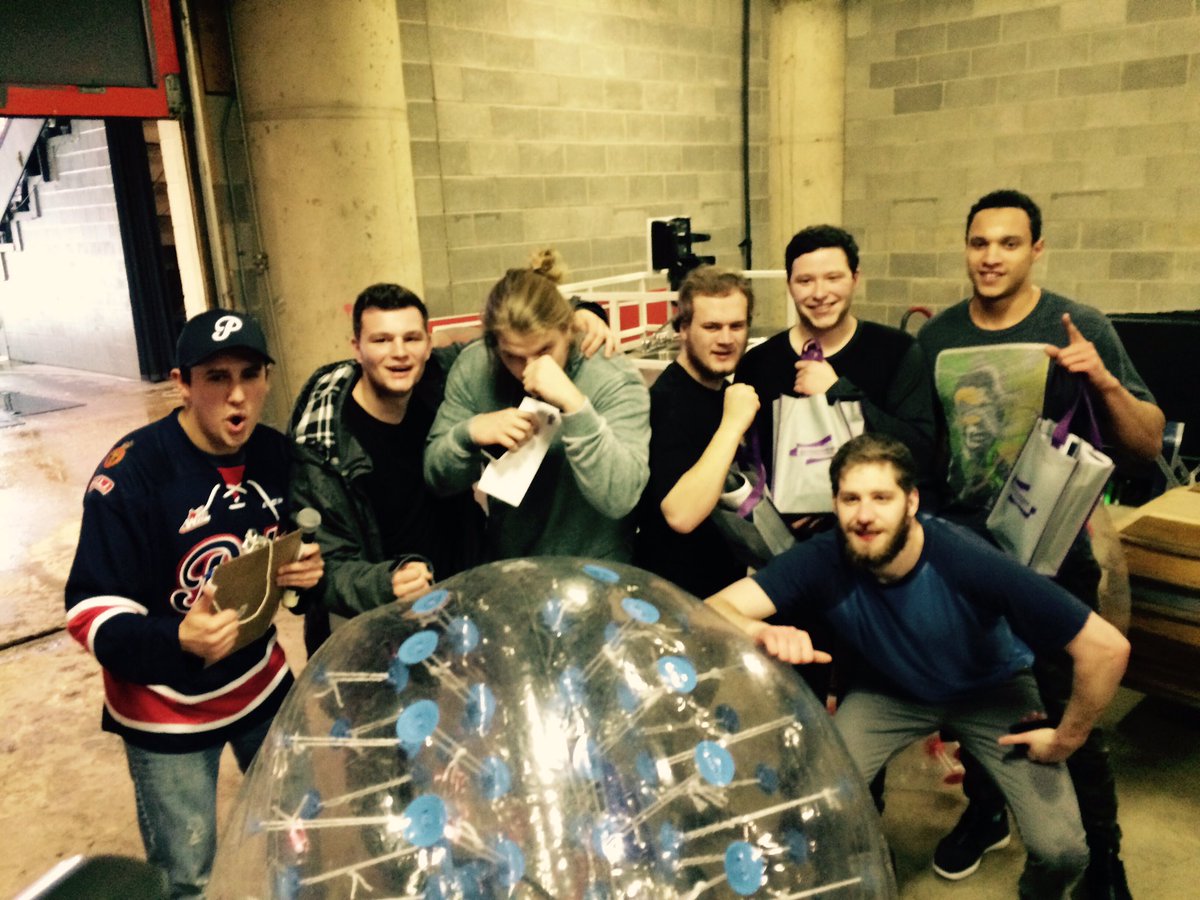 SaskPolytech's tweet photo. Everyone wins with bubble ball! Thanks for the intermission entertainment! #SaskPolytechWHL #WholeNewGame https://t.co/jEW4kOGiGw