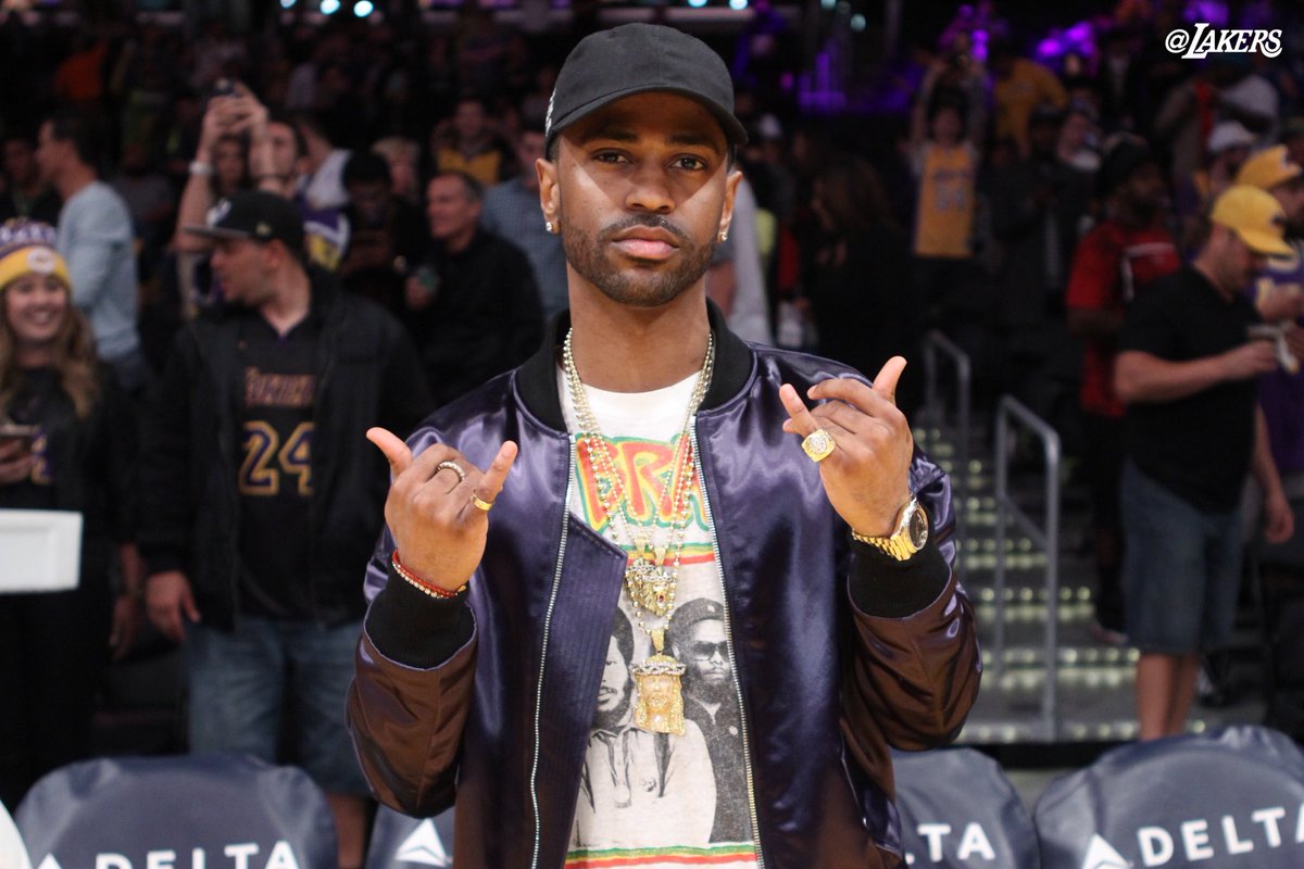 Lakers's tweet photo. Way up. @BigSean #GoLakers https://t.co/4CK00Ni1kL