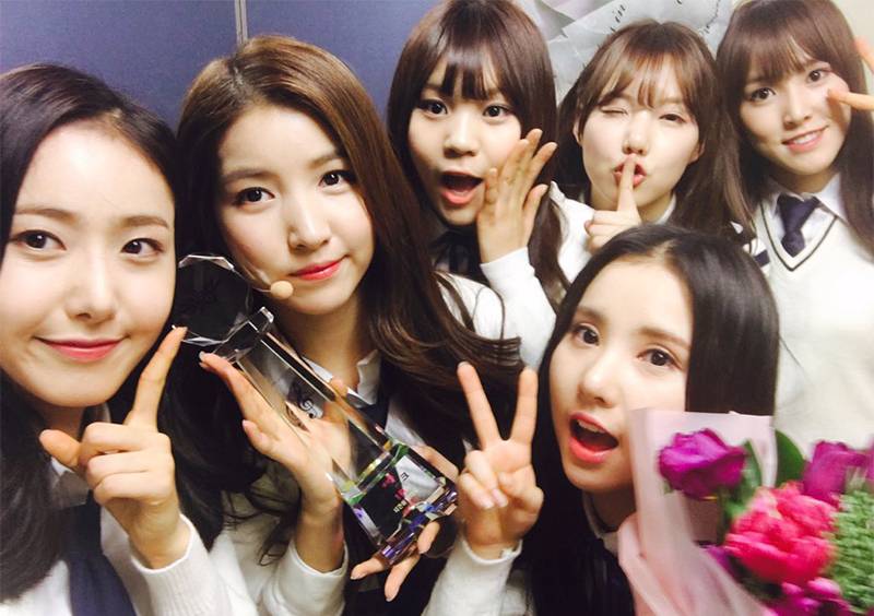 allkpop's tweet photo. G-Friend becomes the first artist clench a triple crown in 2016 with 'Rough'! https://t.co/NWojoRVw8f https://t.co/YDvBIl8E00