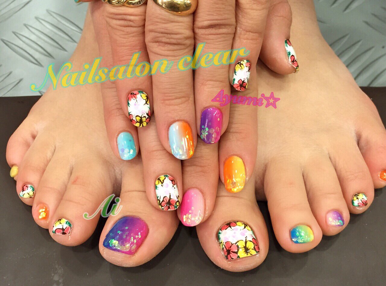 Nailsalon Clear11 ハンドフットお揃いで可愛さアップですね 一足早いリゾートネイル Clear ネイル 縦グラデーションネイル フットネイル 南国ネイル ハイビスカス 夏ネイル ジェルネイル ジェル Nailsalonclear T Co Aqto46zcdn Nailsalon Clear11 ハンドフットお揃いで可愛さアップですね 一足早いリゾートネイル Clear ネイル 縦グラデーションネイル フットネイル 南国ネイル ハイビスカス 夏ネイル ジェルネイル ジェル Nailsalonclear T Co Aqto46zcdn