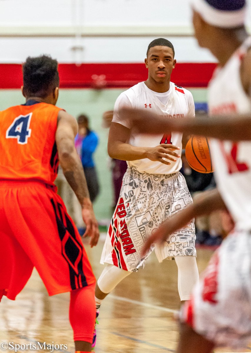 SportsMajors's tweet photo. @PolyBoysBball @Dreperry22 finished with 20 pts 10 rebs in 76-66 OT win against @EDMONDSONHS Chaz Colliet had 20 pts https://t.co/iVrbluMahK