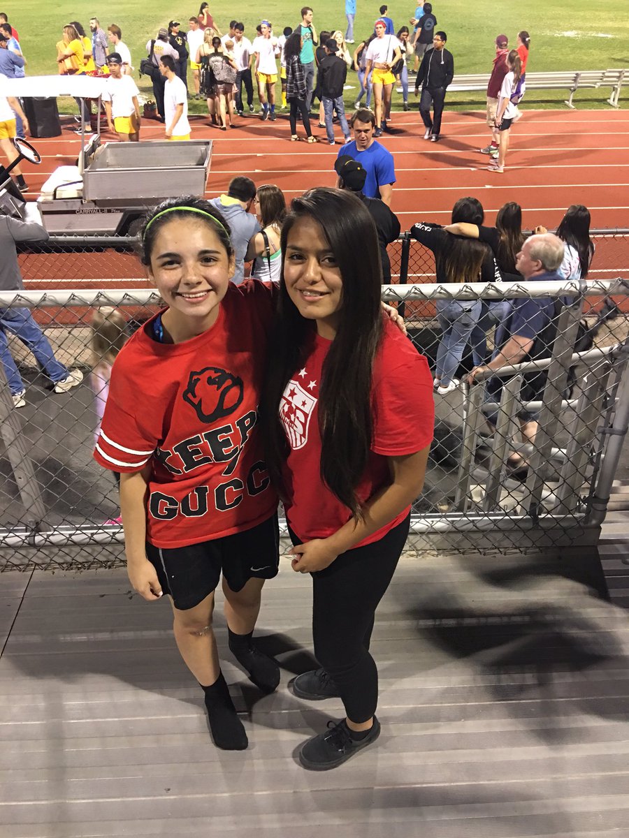 delao_ali's tweet photo. AAYY proud to be a Junior tonight! We took that W! #powderfuff #2017 great job to the seniors❤️ https://t.co/HrNOKEX2qM