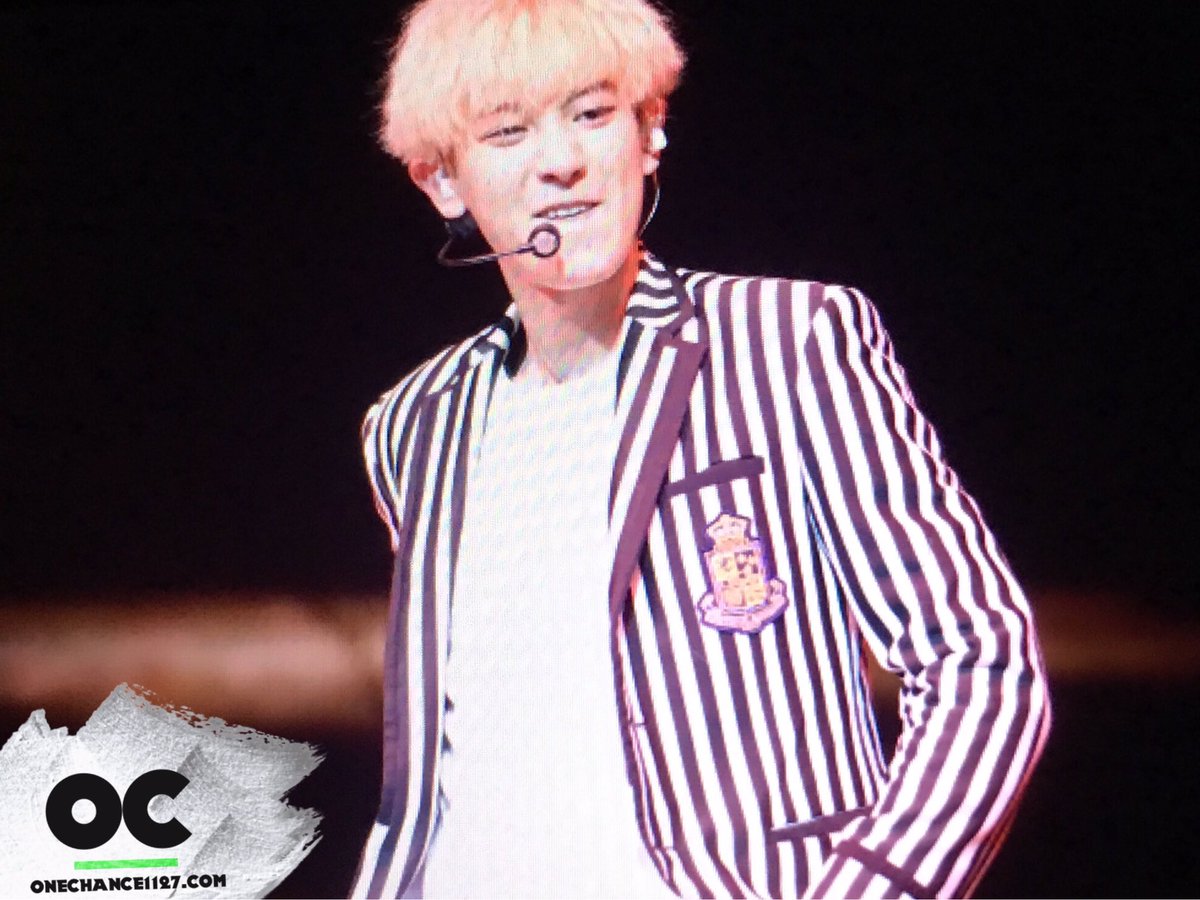ONECHANCE1127's tweet photo. 160219 CHICAGO https://t.co/Luhbm4xQ7G