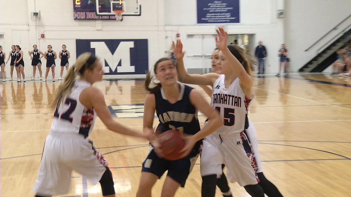 MattGasperTV's tweet photo. It's a clean sweep for @HaydenBoysHoops &amp; @HaydenGirlsBbal in Manhattan tonight Two big wins https://t.co/UqFyNu4W9y https://t.co/Cls1MC0spx
