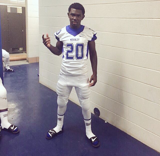 jaythadon__'s tweet image. He told me,"Purp when you leave imma carry on  21 and be raw with it just like you." He was up next man #RIP20 💙🏈