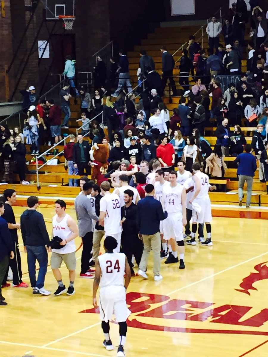 russtyPNW's tweet image. Bearcats win!!! 74-69 on senior night. @CoachIoane @wubearcats #Willamette_u
