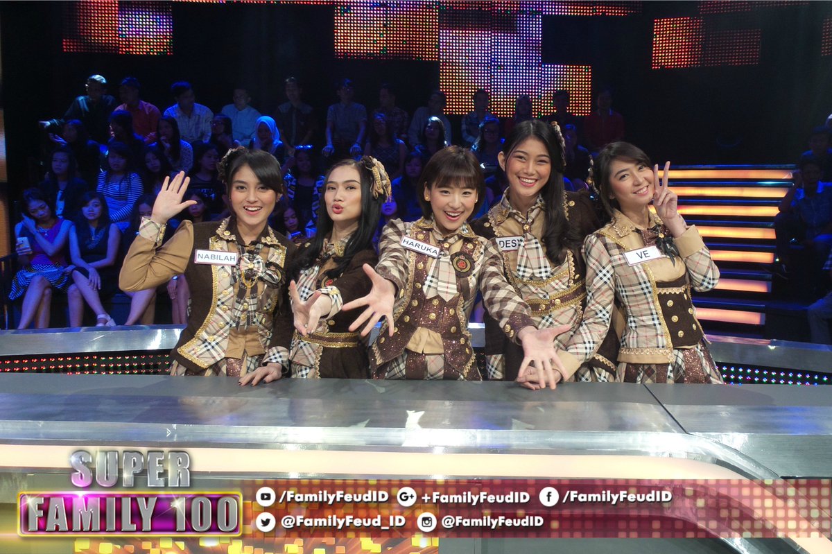 Family100ID_'s tweet photo. ntn @melodyJKT48 @nabilahJKT48 @HarukaN_JKT48 @M_DesyJKT48 @veJKT48 hr ini di #SuperFamily100ANTV @whatsonANTV ya! https://t.co/wk18GmyKkX