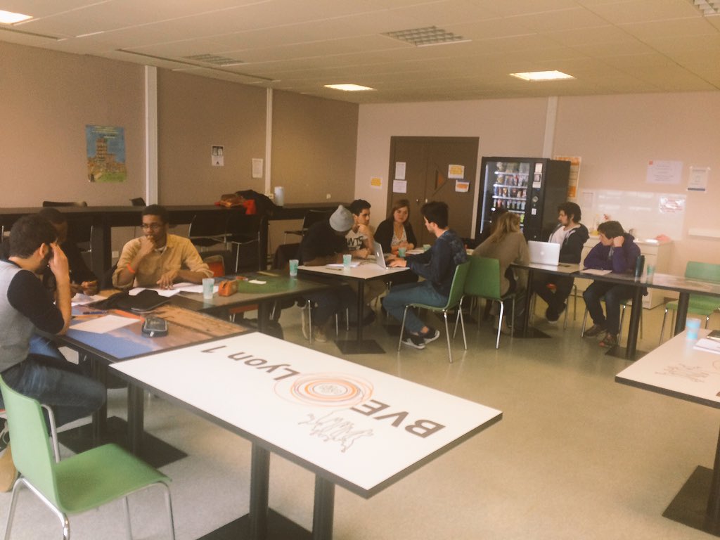 Depuis 9h, formateurs et stagiaires échangent sur gestion de proj, tréso, la comm, etc. Cc <a href="/La_FAGE/">FAGE</a> <a href="/Kevin_Gaelis/">Lasserre Kévin</a>