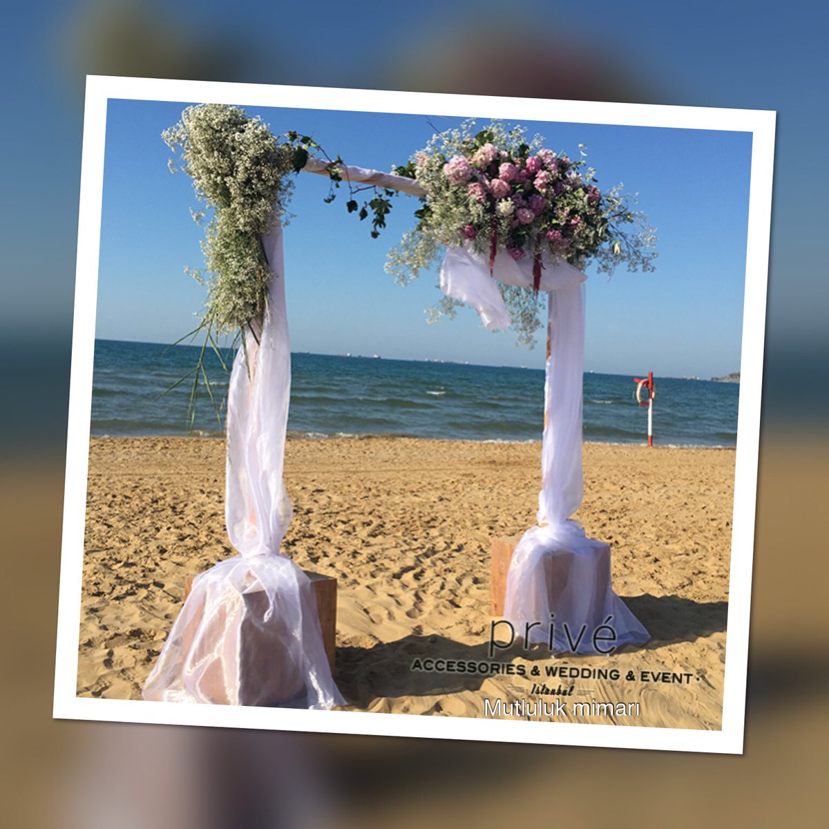 Mutluluk mimarı.. 
#priveistanbul #summer #wedding #organizasyon #event #live #work #davet #dekor #aşk #famous