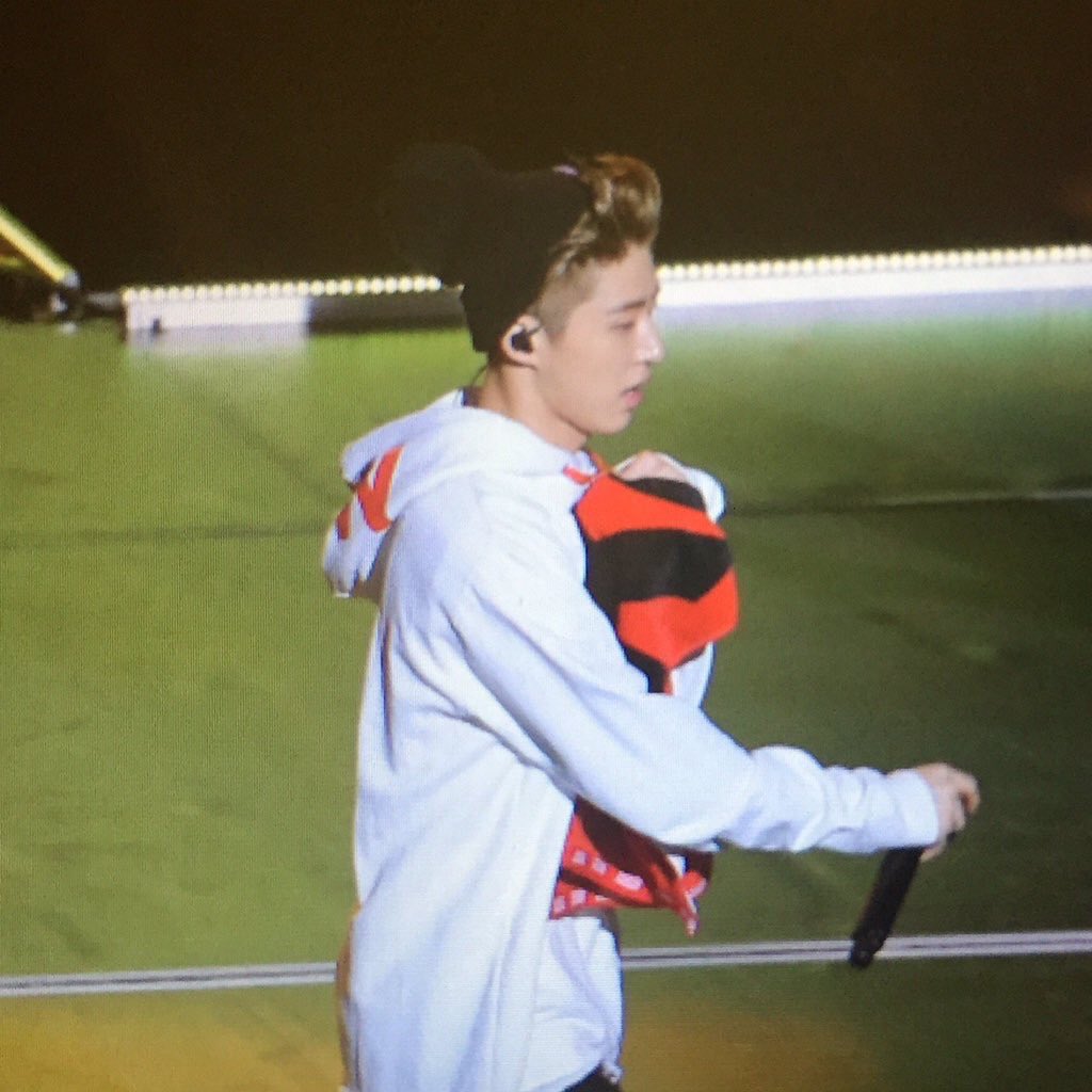 ____kmhnbn's tweet photo. ハンビンちゃんありがとう（涙）
超いい匂いする（涙）家宝にする（涙）

#iKONCERTinTokyoDay2  #0216 https://t.co/1WibIdnW9q