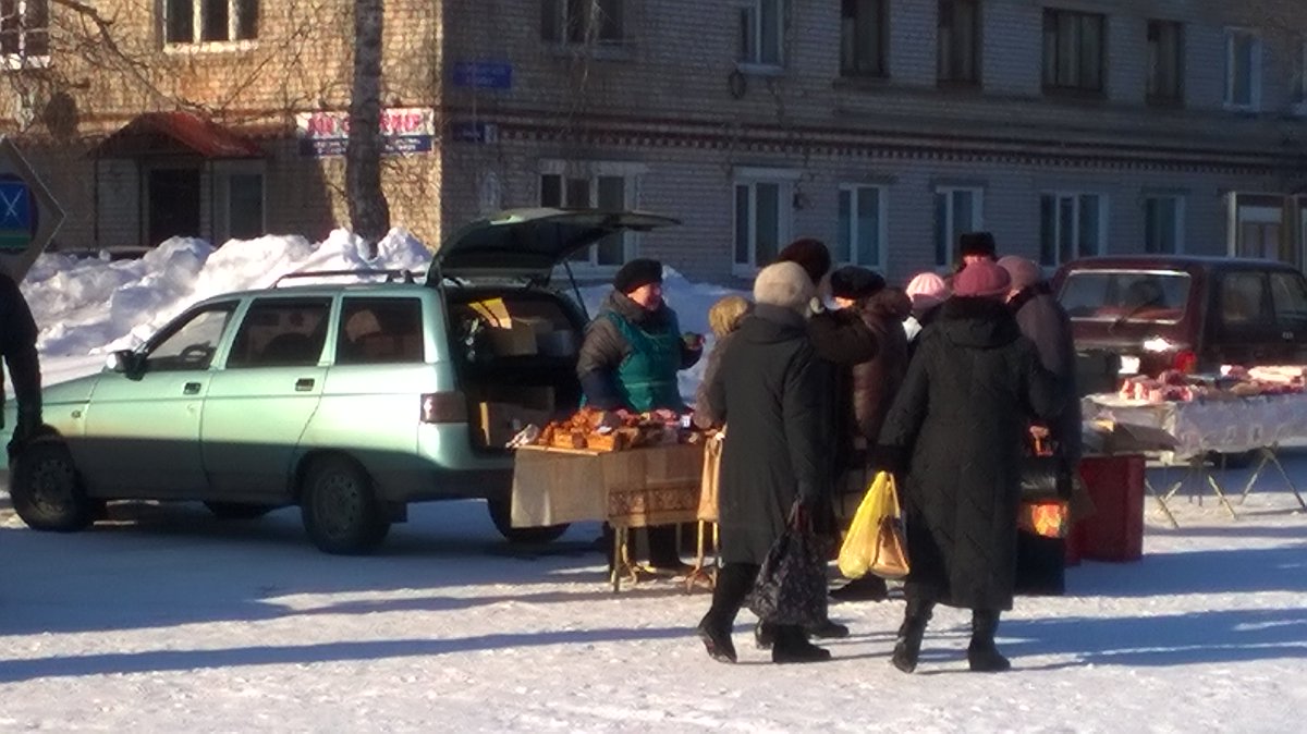 Сегодня в Старомайнском районе проходит ярмарка выходного дня.