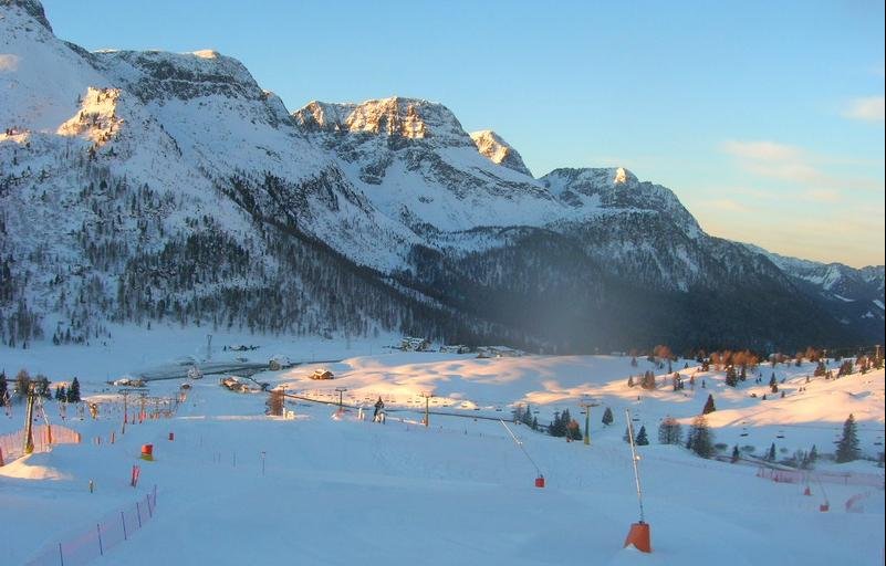 mydolomiti's tweet photo. Happy #saturday from the slopes of @PaSanPellegrino! Who will enjoy the #sun &amp; the #snow with us? https://t.co/HdtTxnOBBG