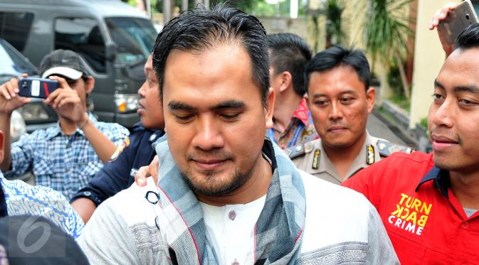liputan6dotcom's tweet photo. Saipul Jamil: Doain Ya, Saya Lagi Diuji Sama Allah https://t.co/v4wnWRtKSL https://t.co/xC9mhwSmgT