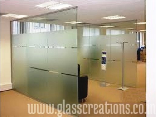 GlassCreationsc's tweet image. Frameless glass partition in office with #etched pattern. 
#framelessglass #etchedpattern bit.ly/1L0vz7o